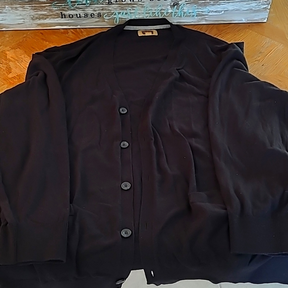 Used Foundry sweater